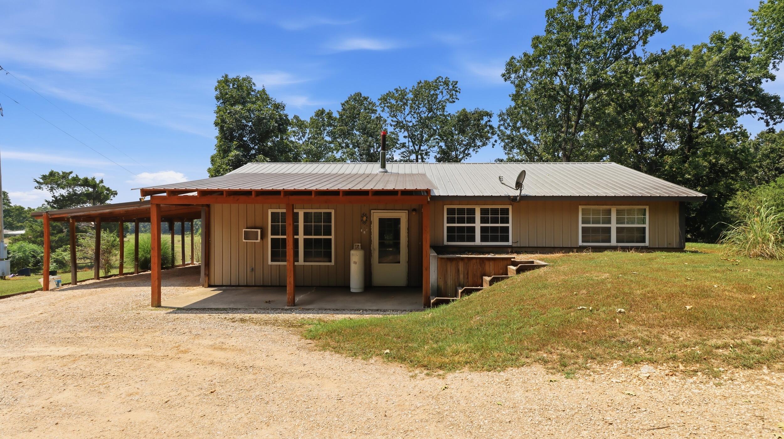 9169 County Road 483 Property Photo 2