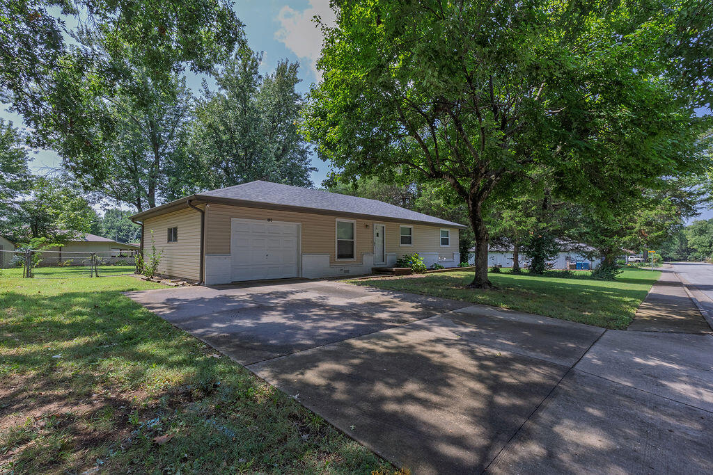 602 Aspen Drive Property Photo 2