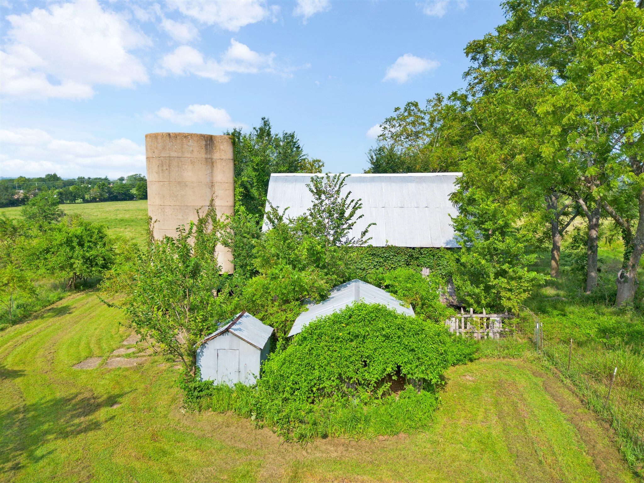 12 Wallace Lane Property Photo 35