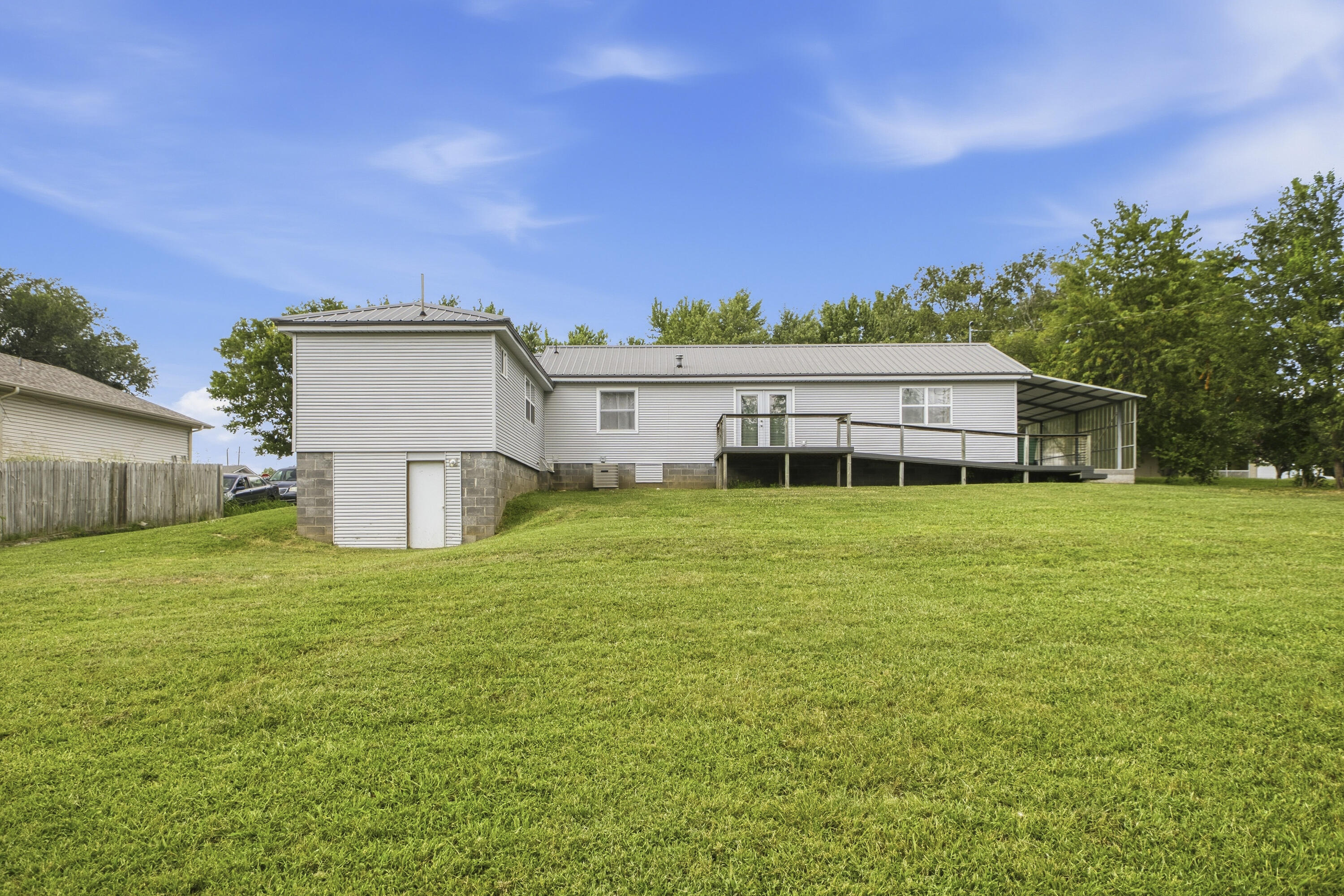 8567 Brookside Circle Property Photo 4