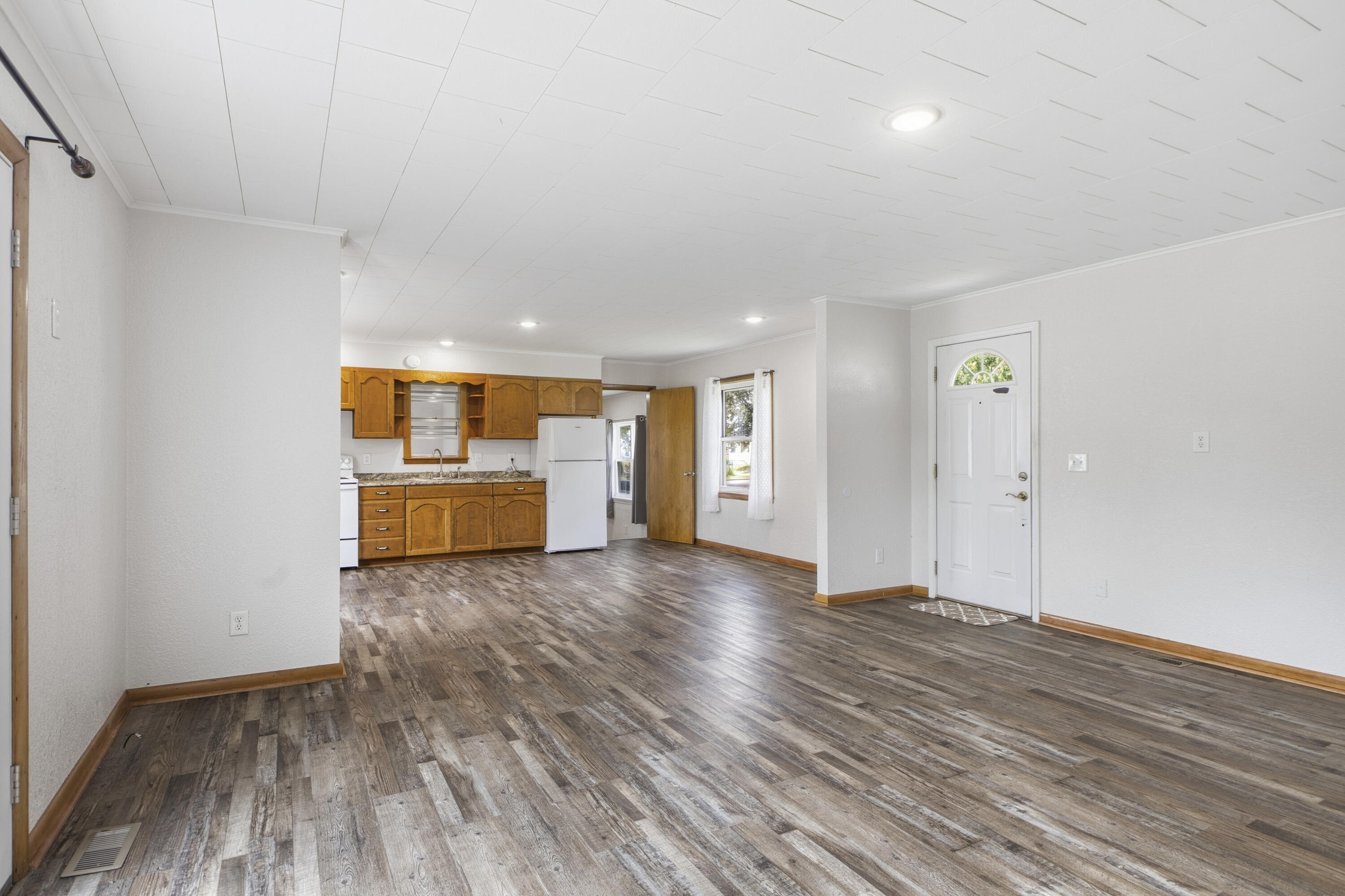 8567 Brookside Circle Property Photo 7