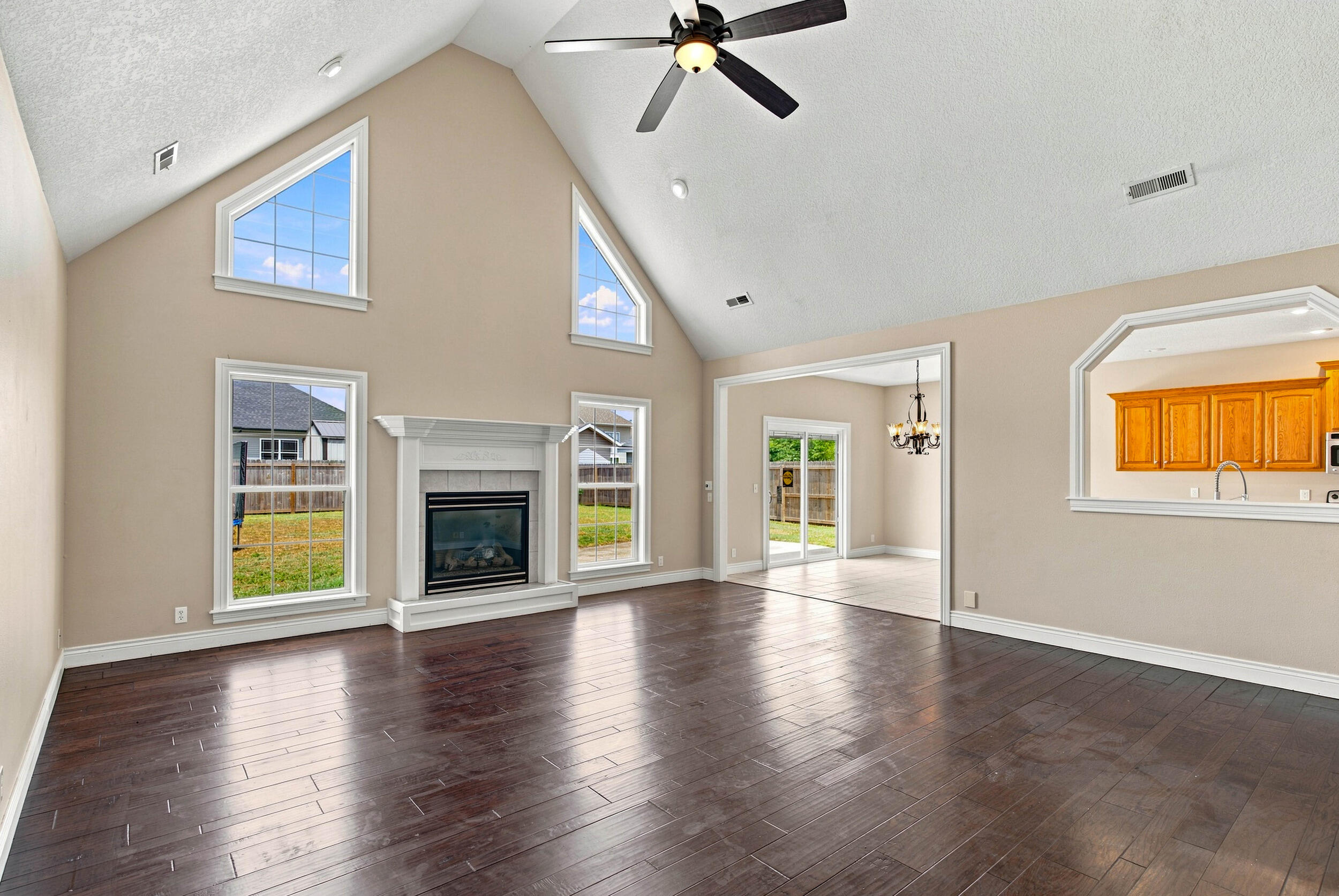 113 Justin Boulevard Property Photo 8