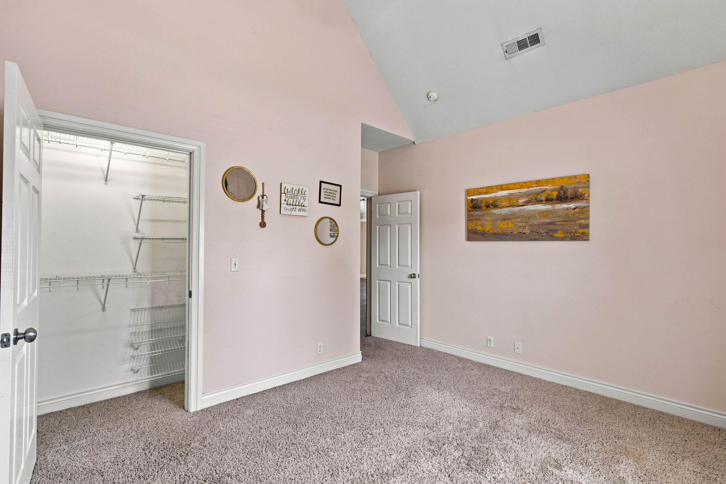 113 Justin Boulevard Property Photo 32