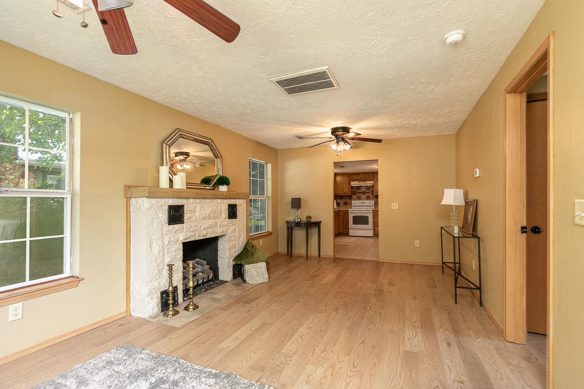 1130 South Crutcher Avenue Property Photo 6