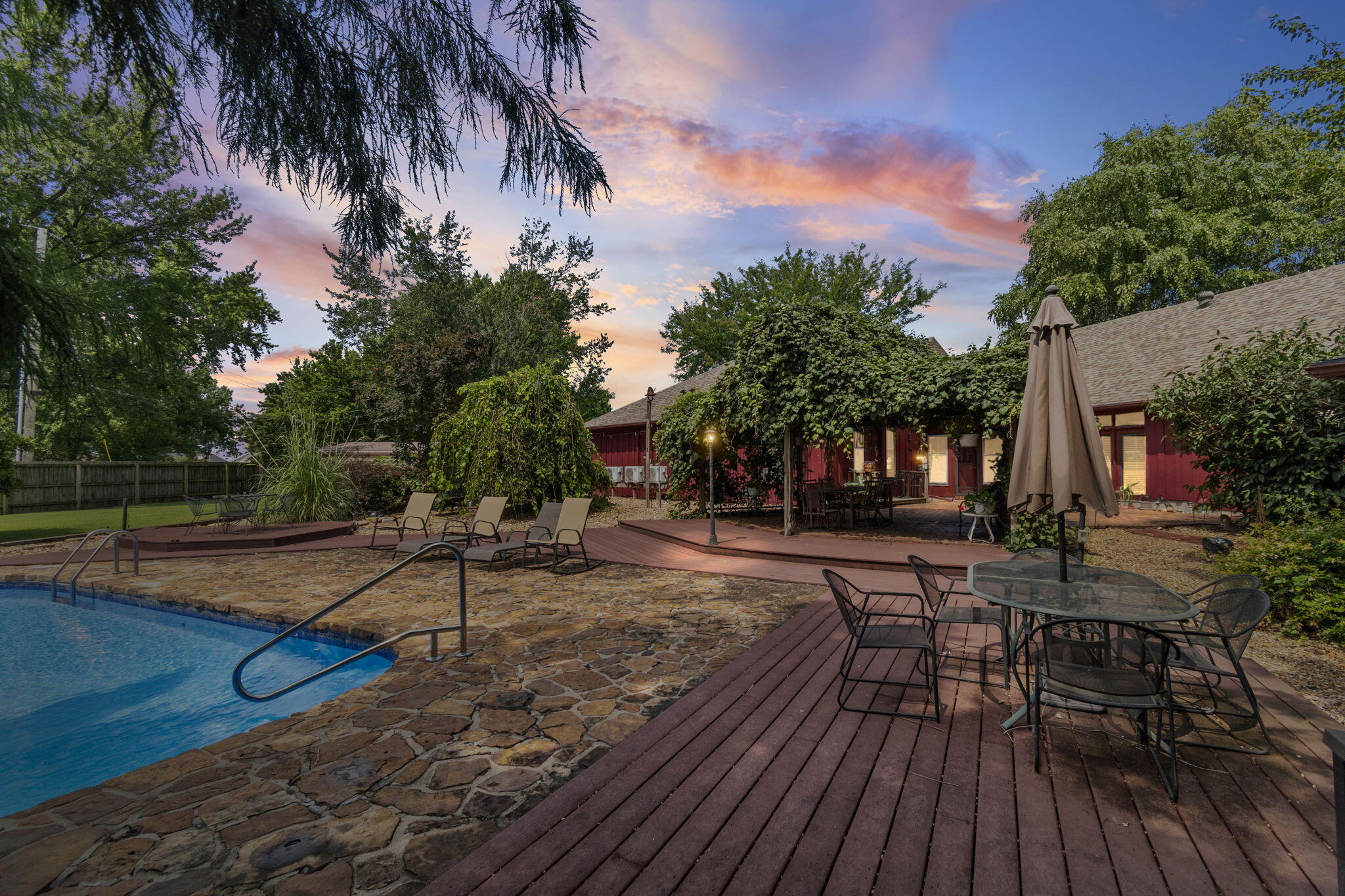 1900 East Arcadia Drive Property Photo 3