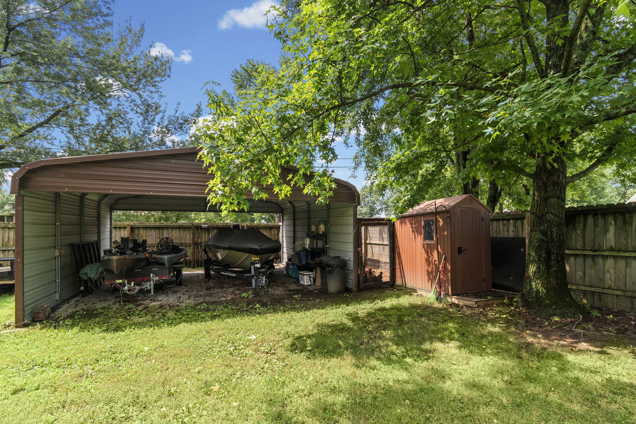 1900 East Arcadia Drive Property Photo 8