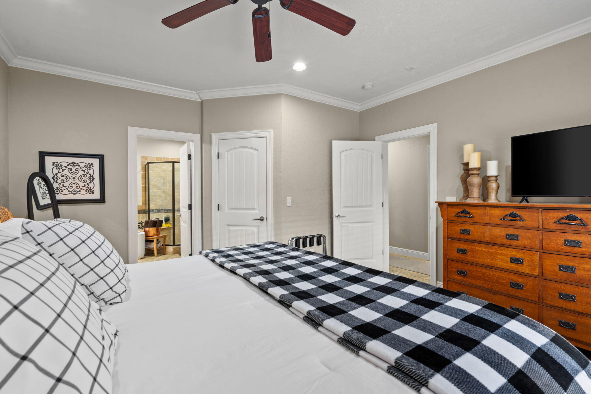 123 Royal Vista Drive 503 Property Photo 12
