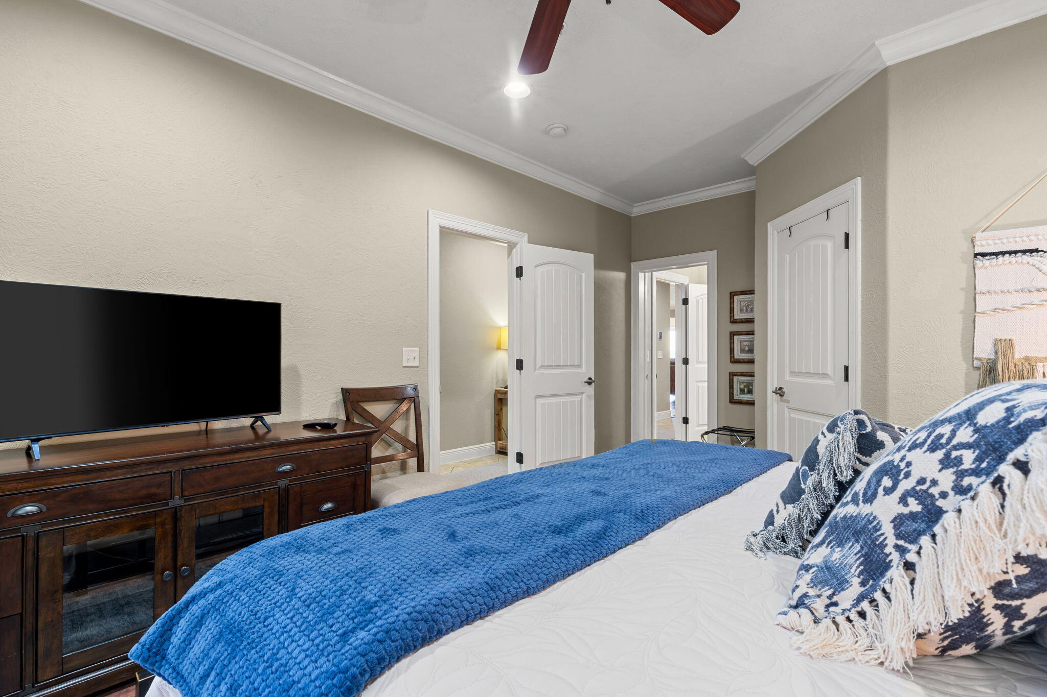 123 Royal Vista Drive 503 Property Photo 17