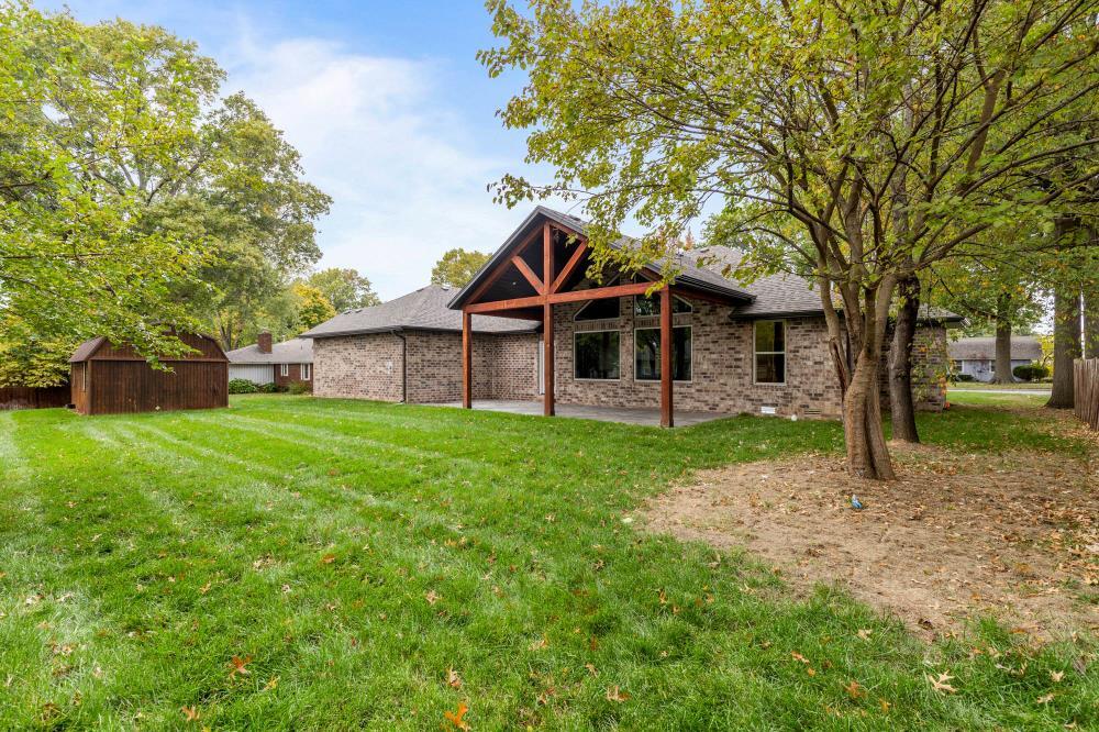 104 West Aven Avenue Property Photo 8