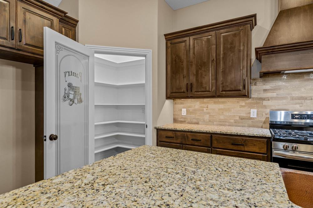 104 West Aven Avenue Property Photo 17