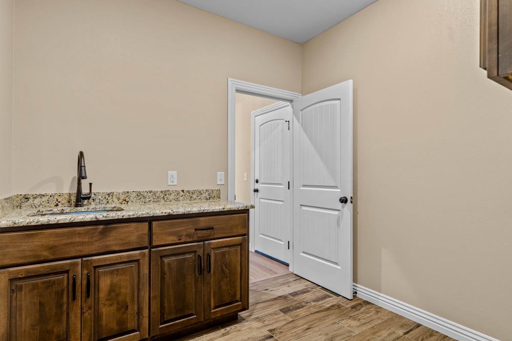 104 West Aven Avenue Property Photo 19