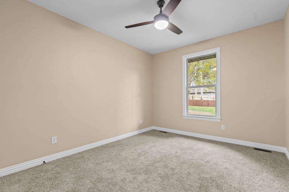 104 West Aven Avenue Property Photo 27