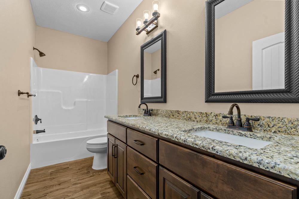 104 West Aven Avenue Property Photo 28