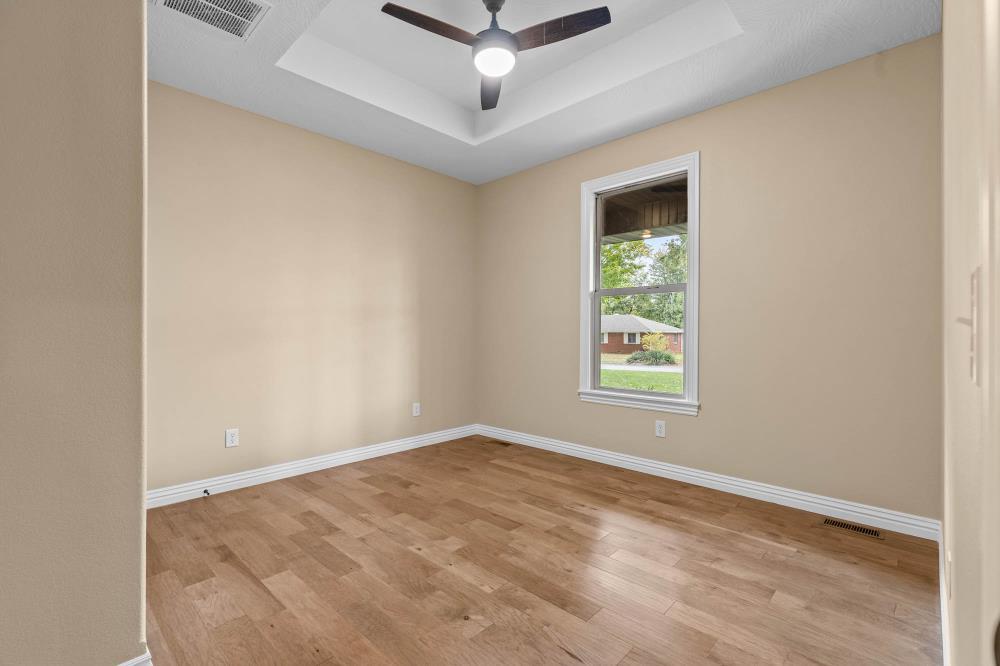 104 West Aven Avenue Property Photo 30