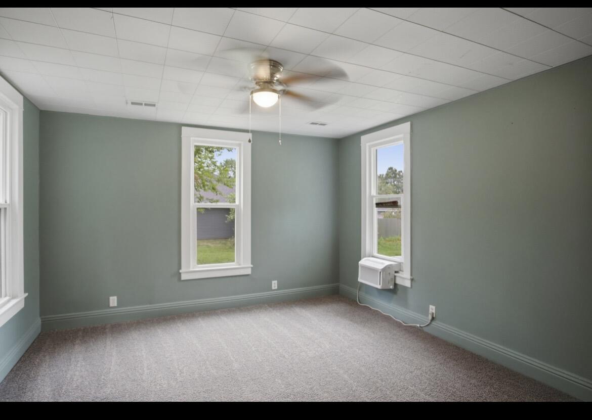 309 South Locust Street Property Photo 10