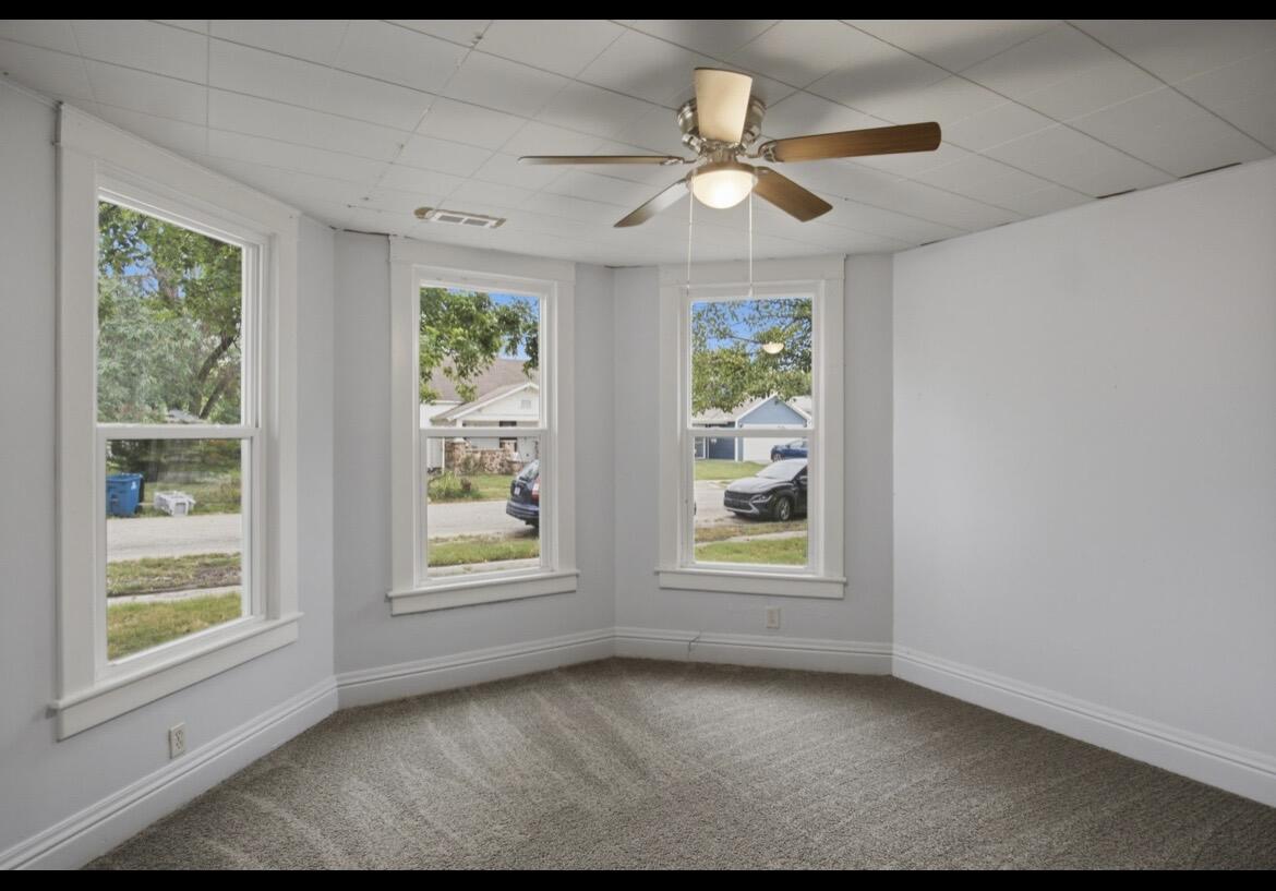 309 South Locust Street Property Photo 11