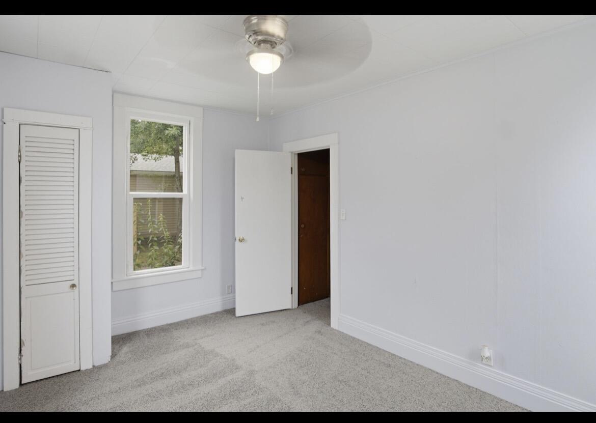 309 South Locust Street Property Photo 16