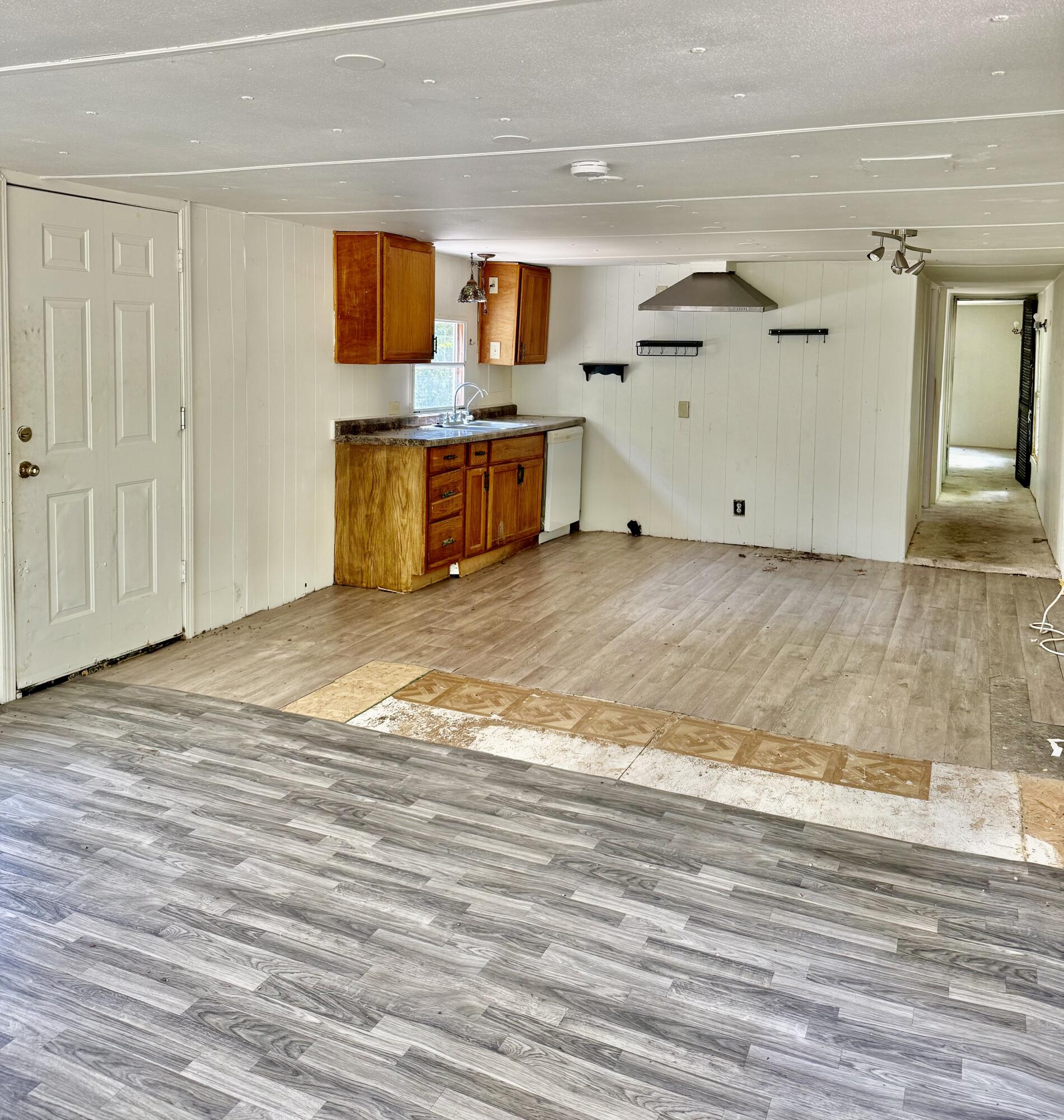 1014 Campground Road Property Photo 5