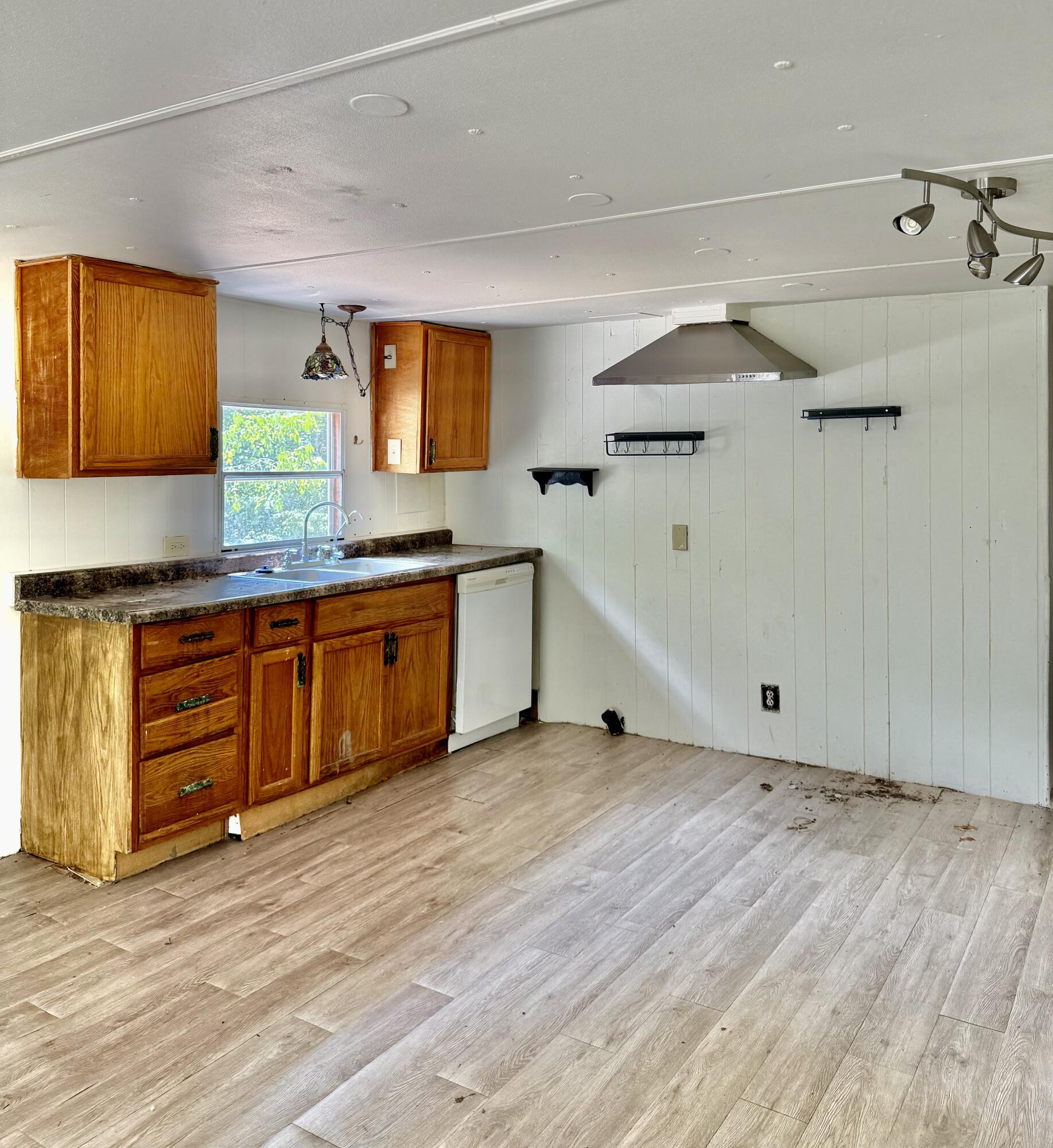 1014 Campground Road Property Photo 7