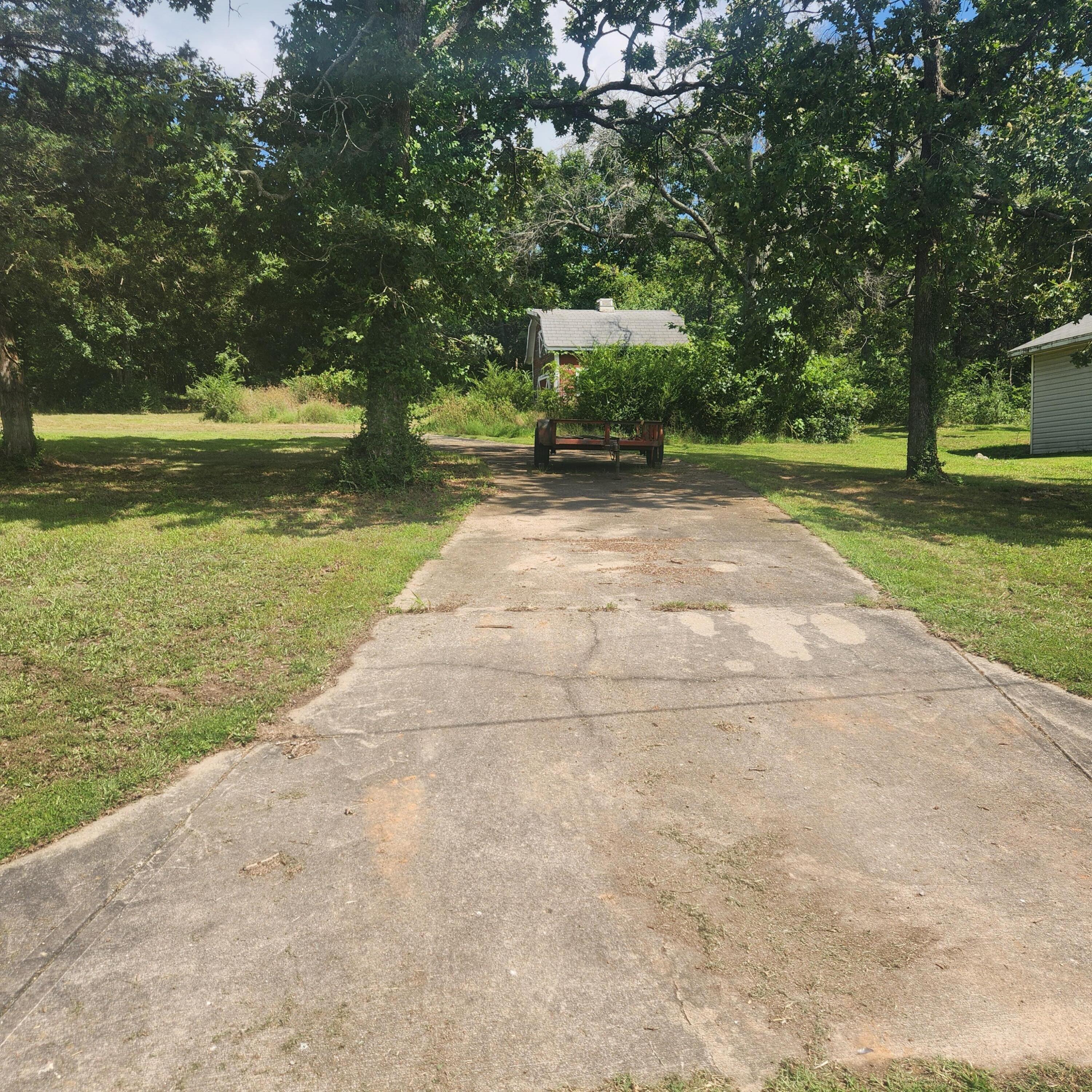 000 South Ludora Drive Property Photo 4