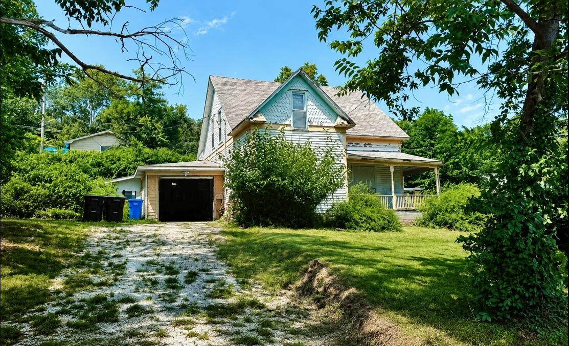 400 1st Street Property Photo 1