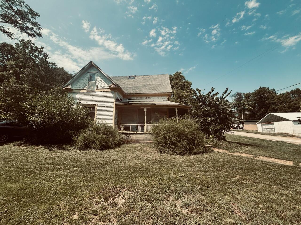 400 1st Street Property Photo 7