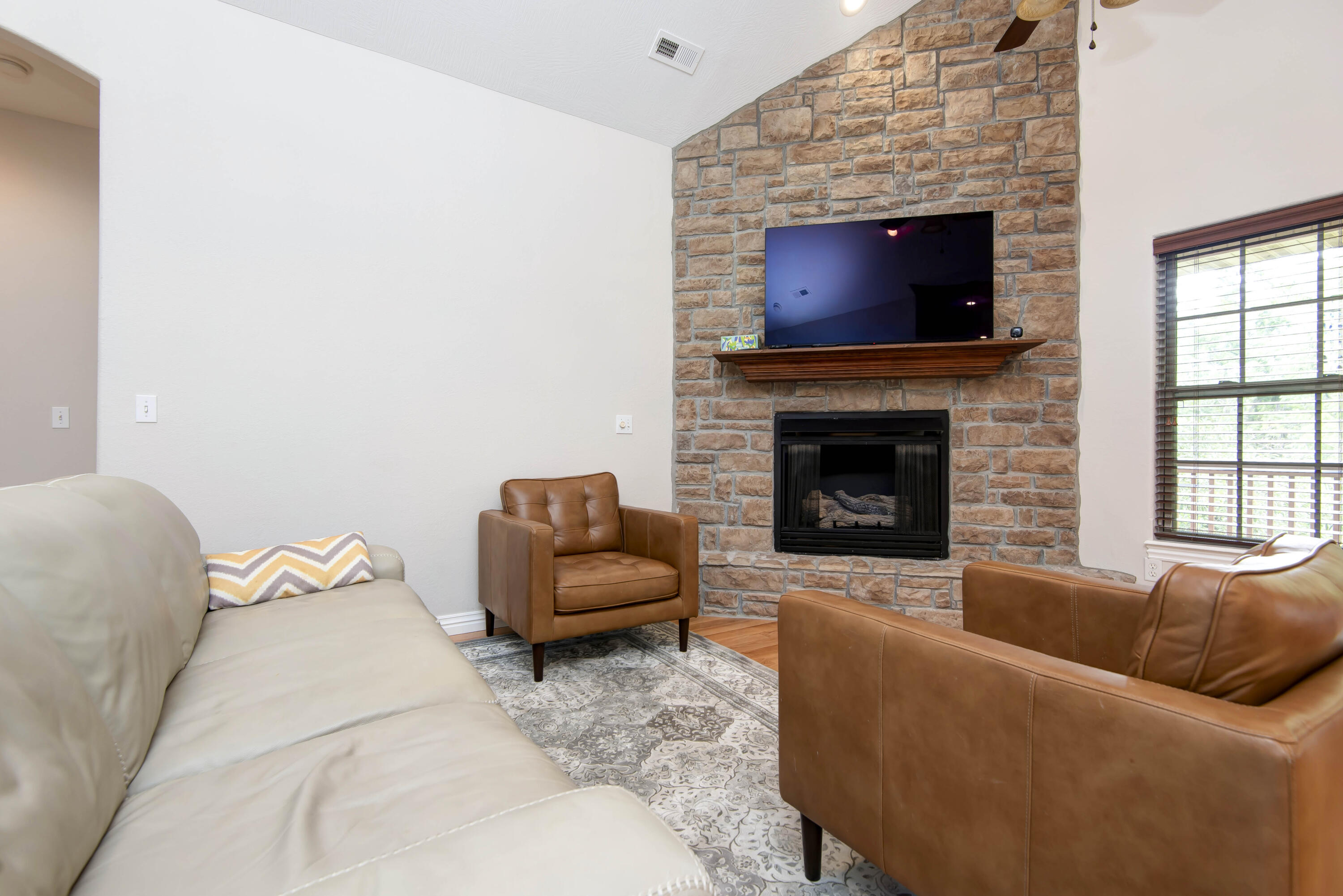 4649 Silo Hills Drive Property Photo 4