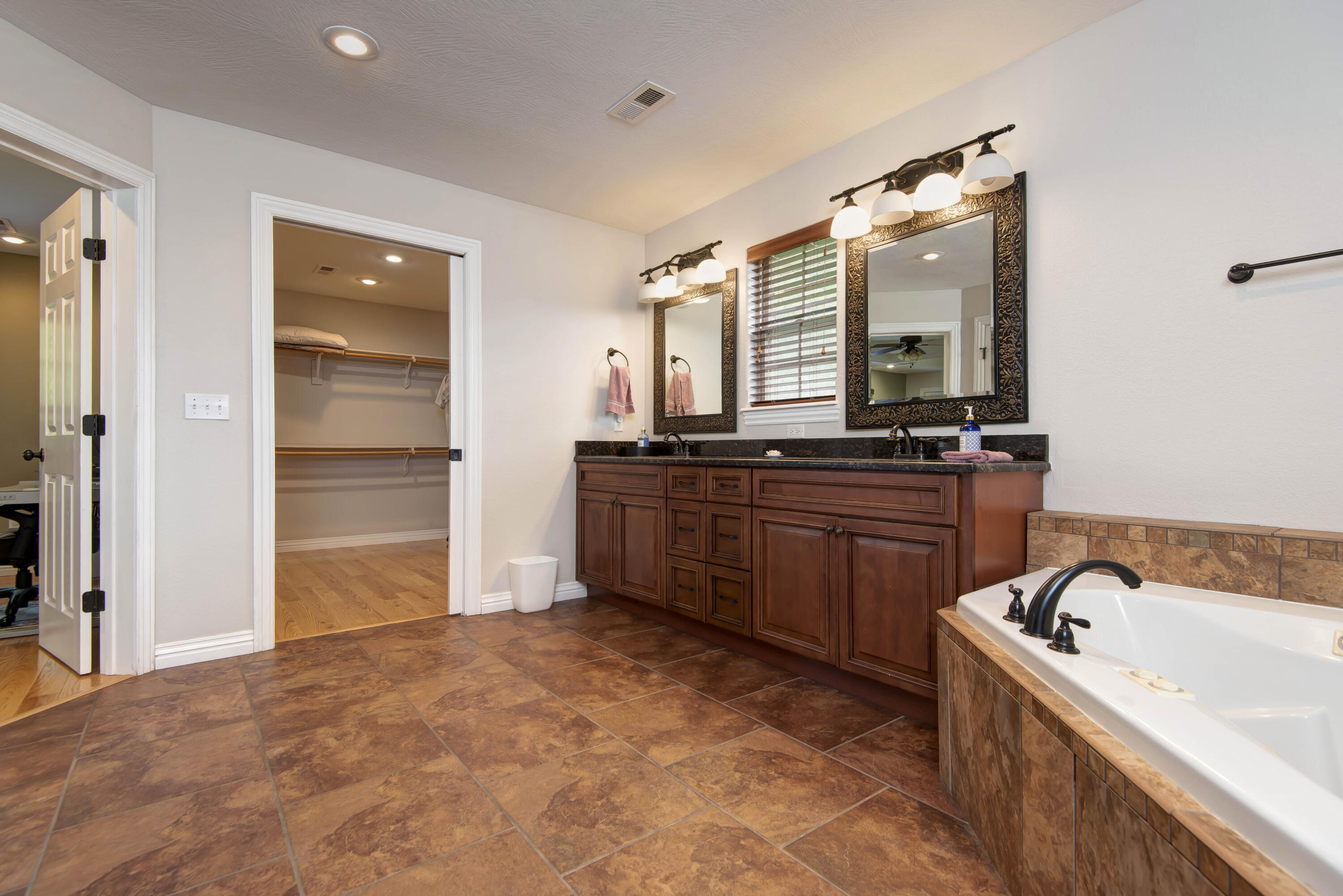 4649 Silo Hills Drive Property Photo 13