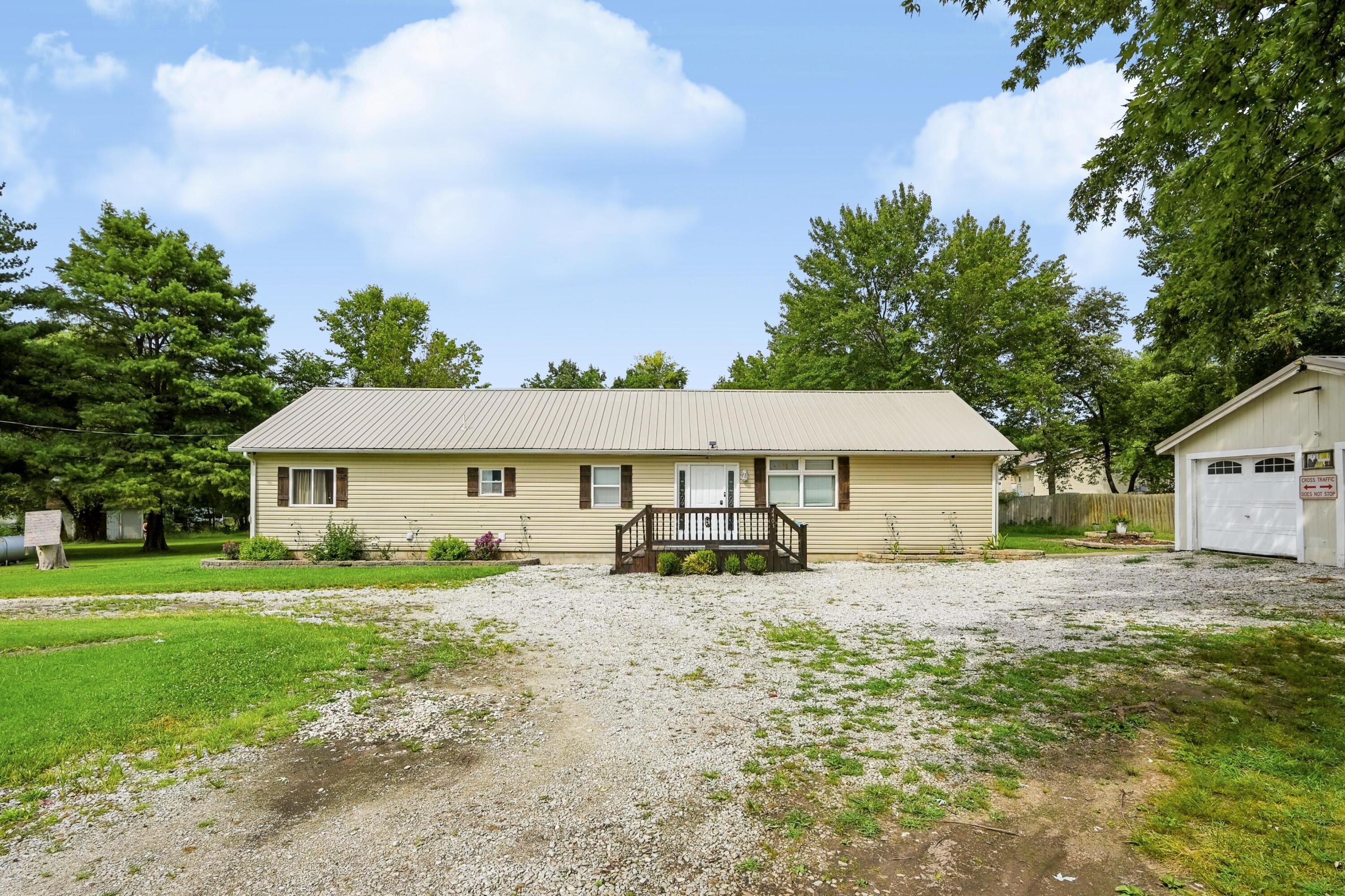 2403 Eve Road Property Photo 2
