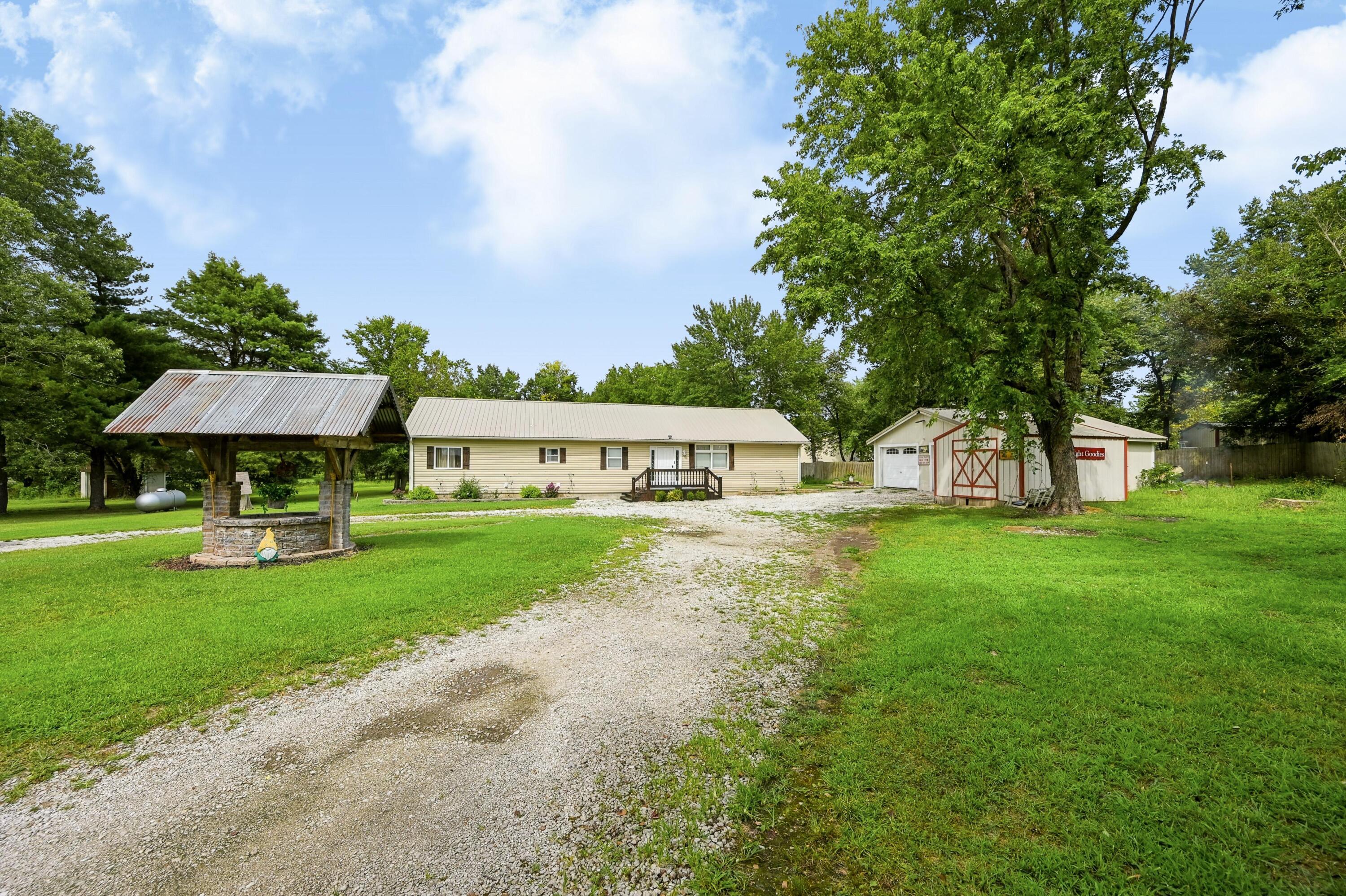 2403 Eve Road Property Photo 3