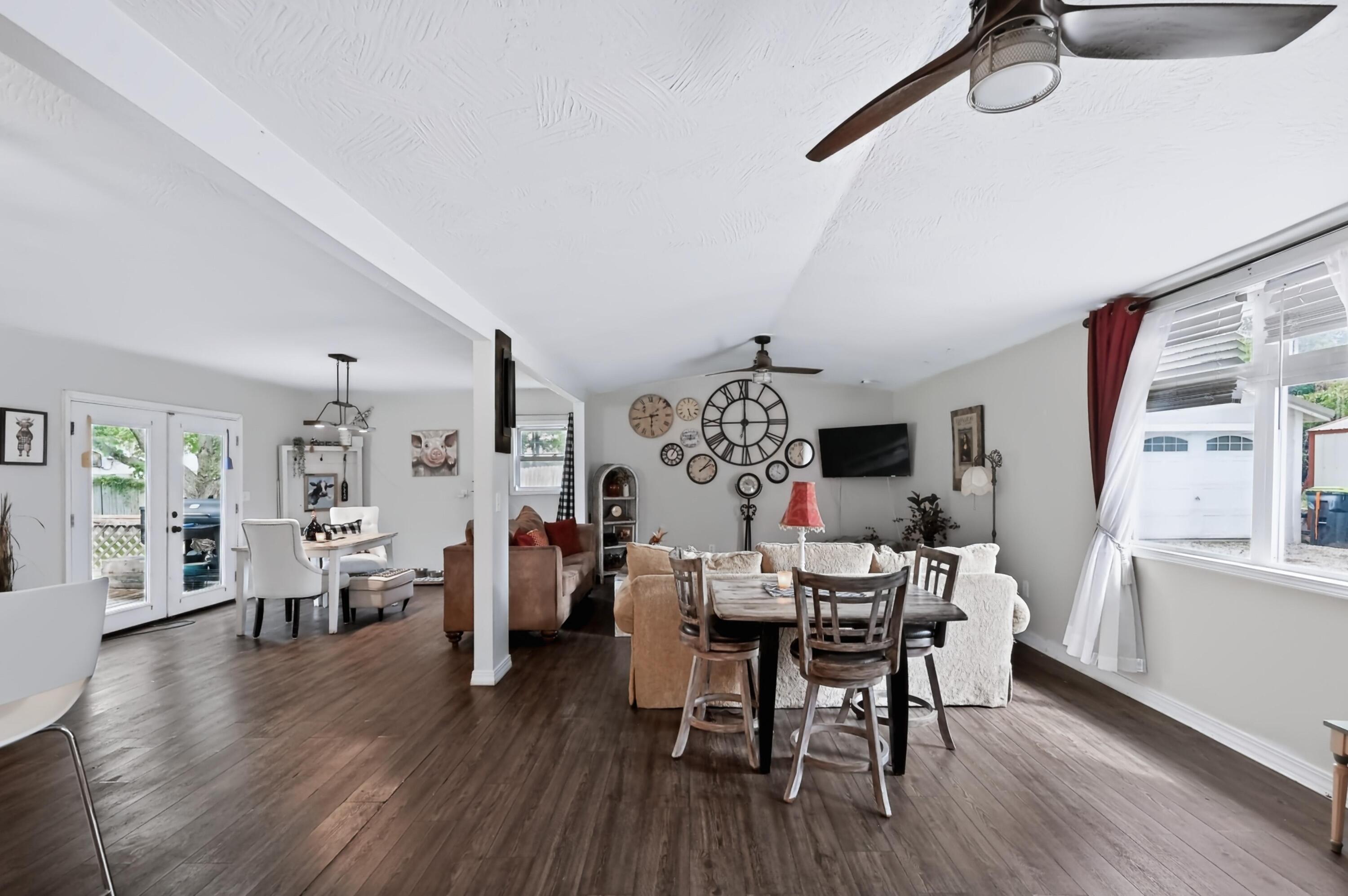 2403 Eve Road Property Photo 4