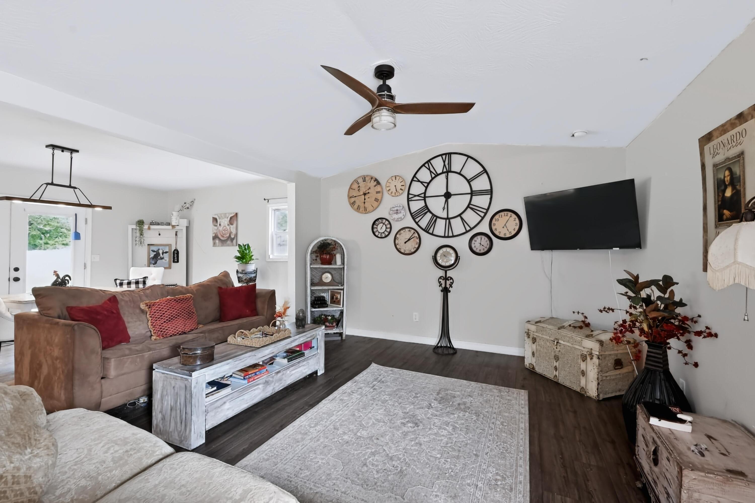 2403 Eve Road Property Photo 6