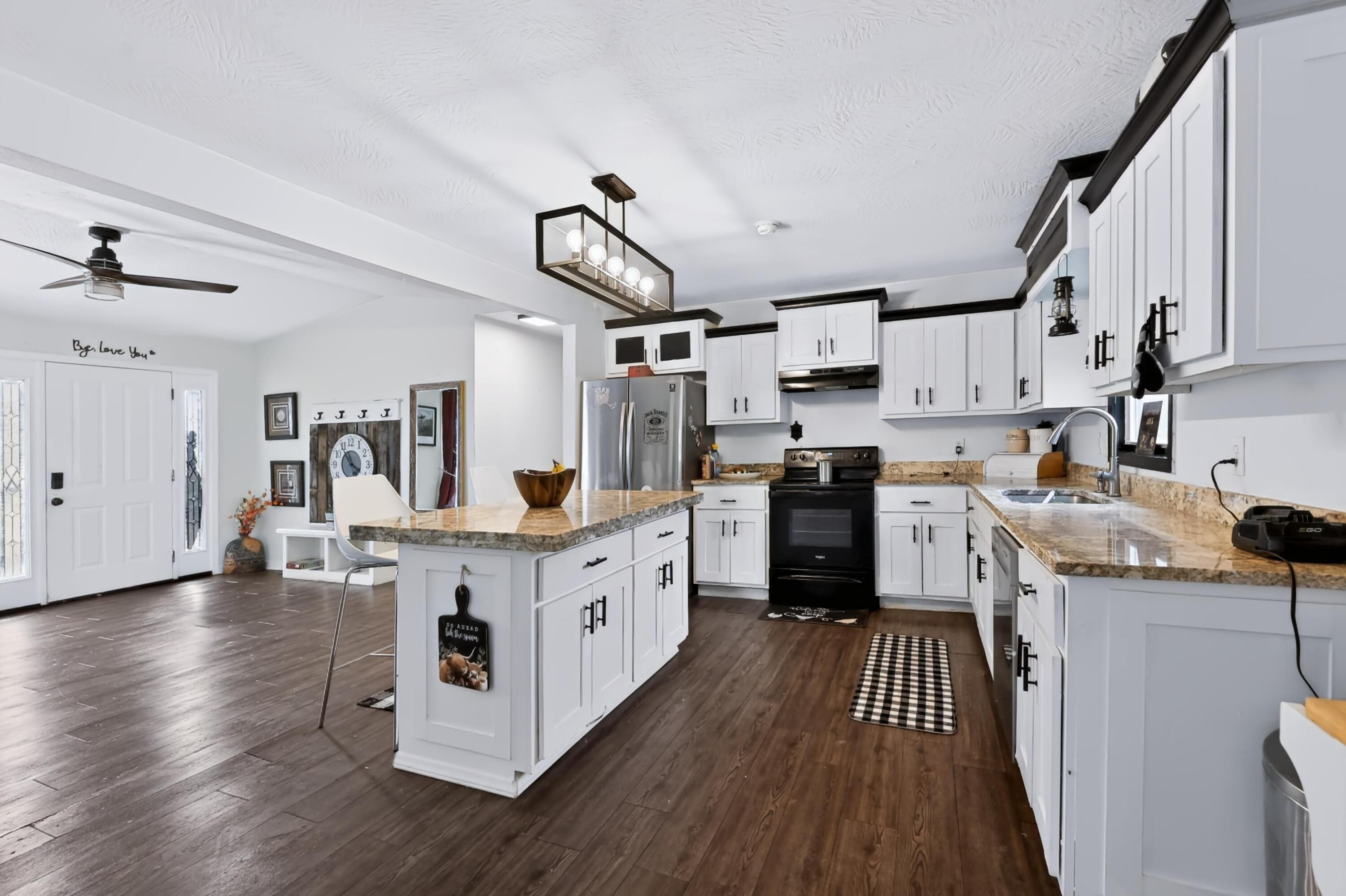 2403 Eve Road Property Photo 11