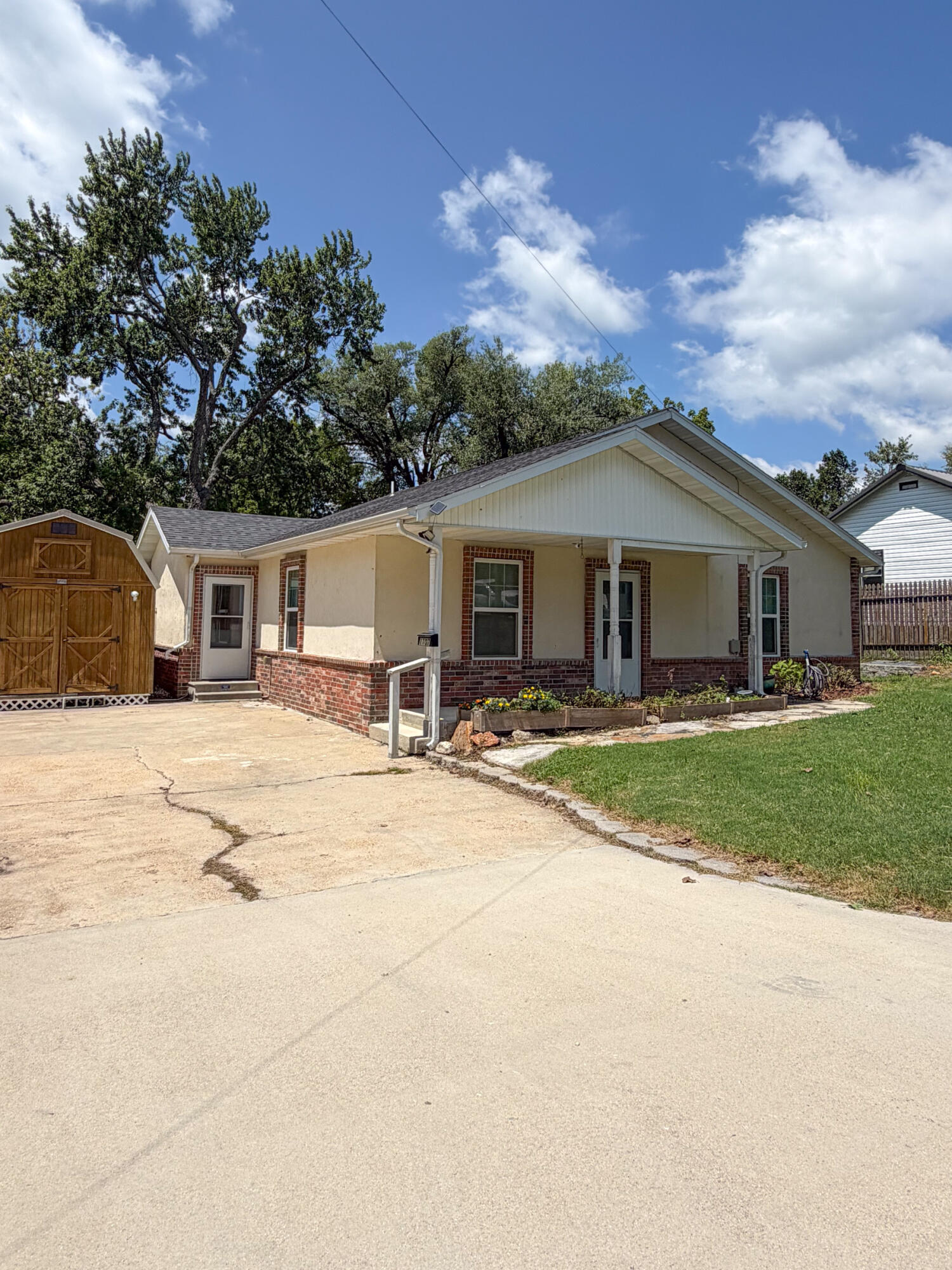 1107 Julia Street Property Photo 1