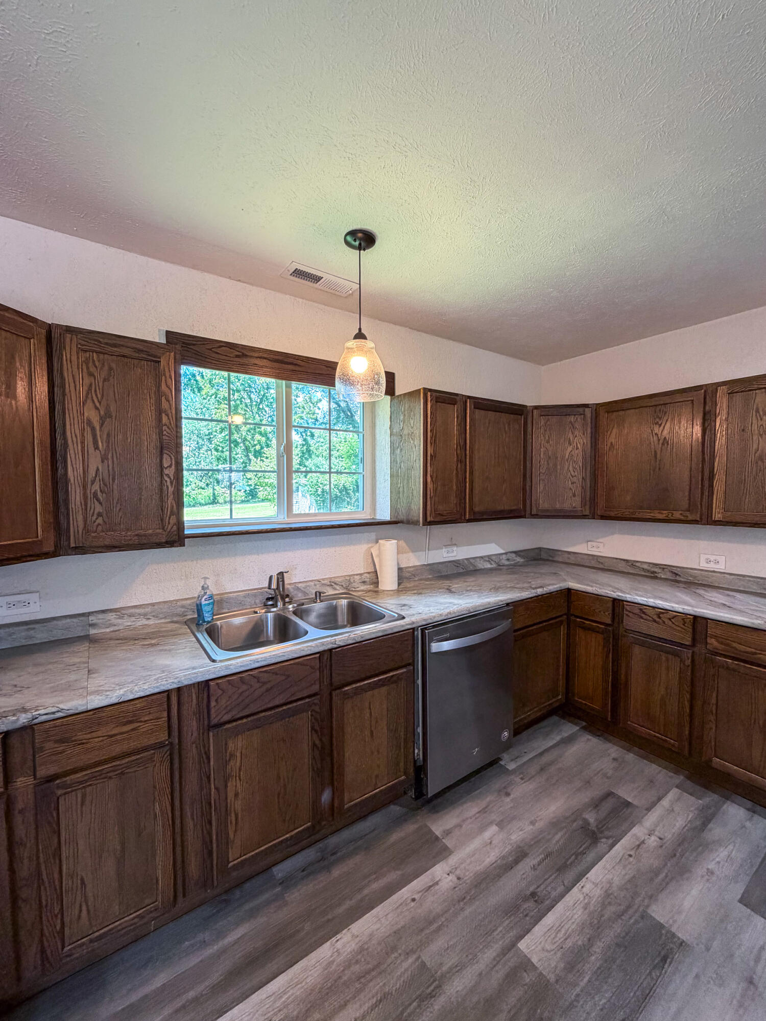 1107 Julia Street Property Photo 5