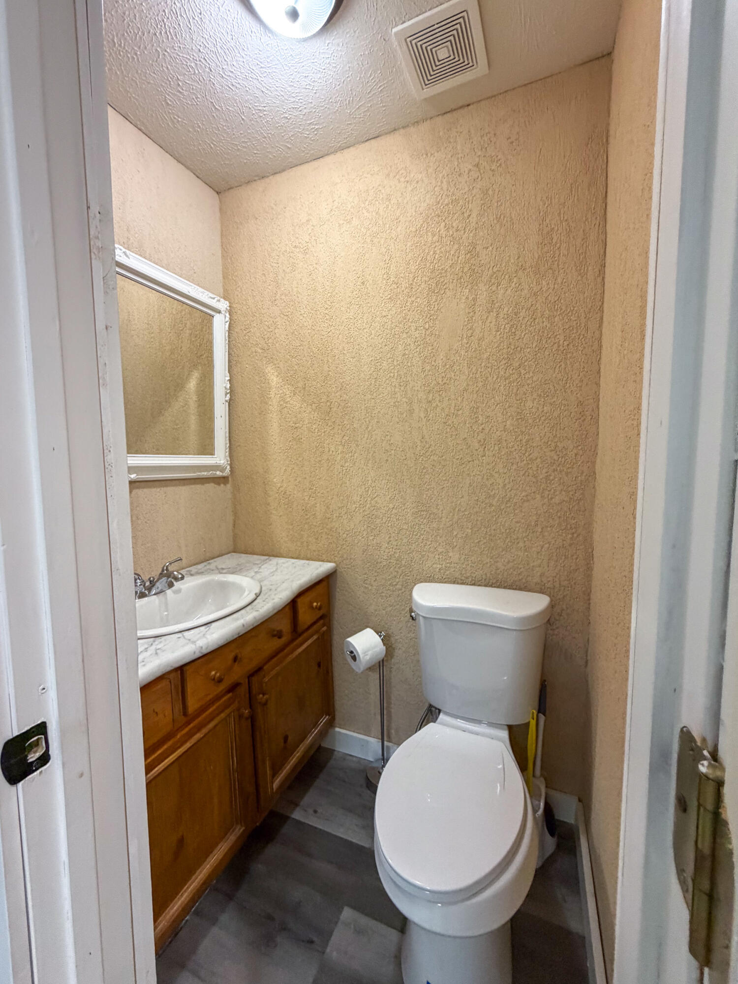 1107 Julia Street Property Photo 12