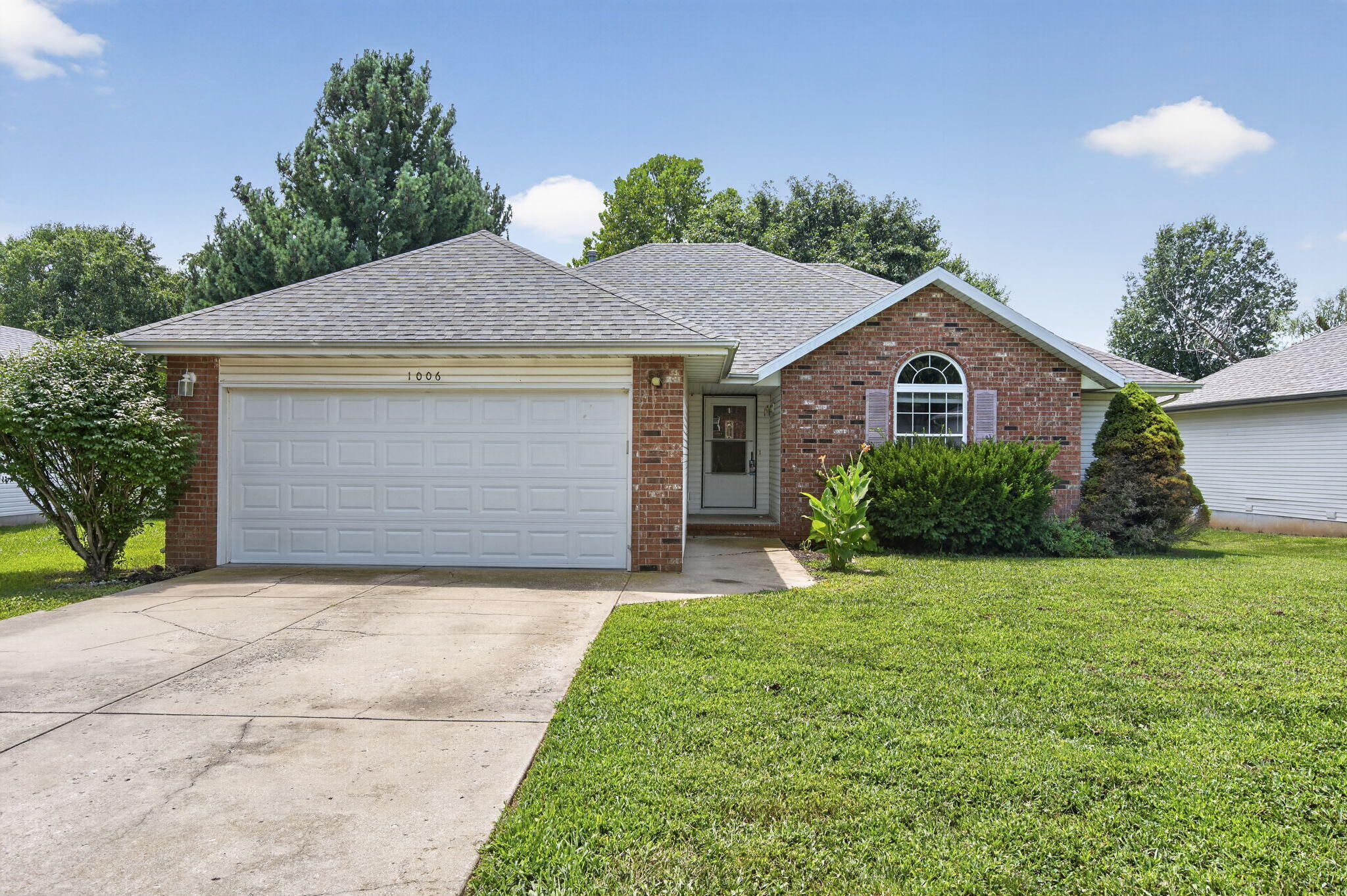 1006 West Cobblefield Way Property Photo 2