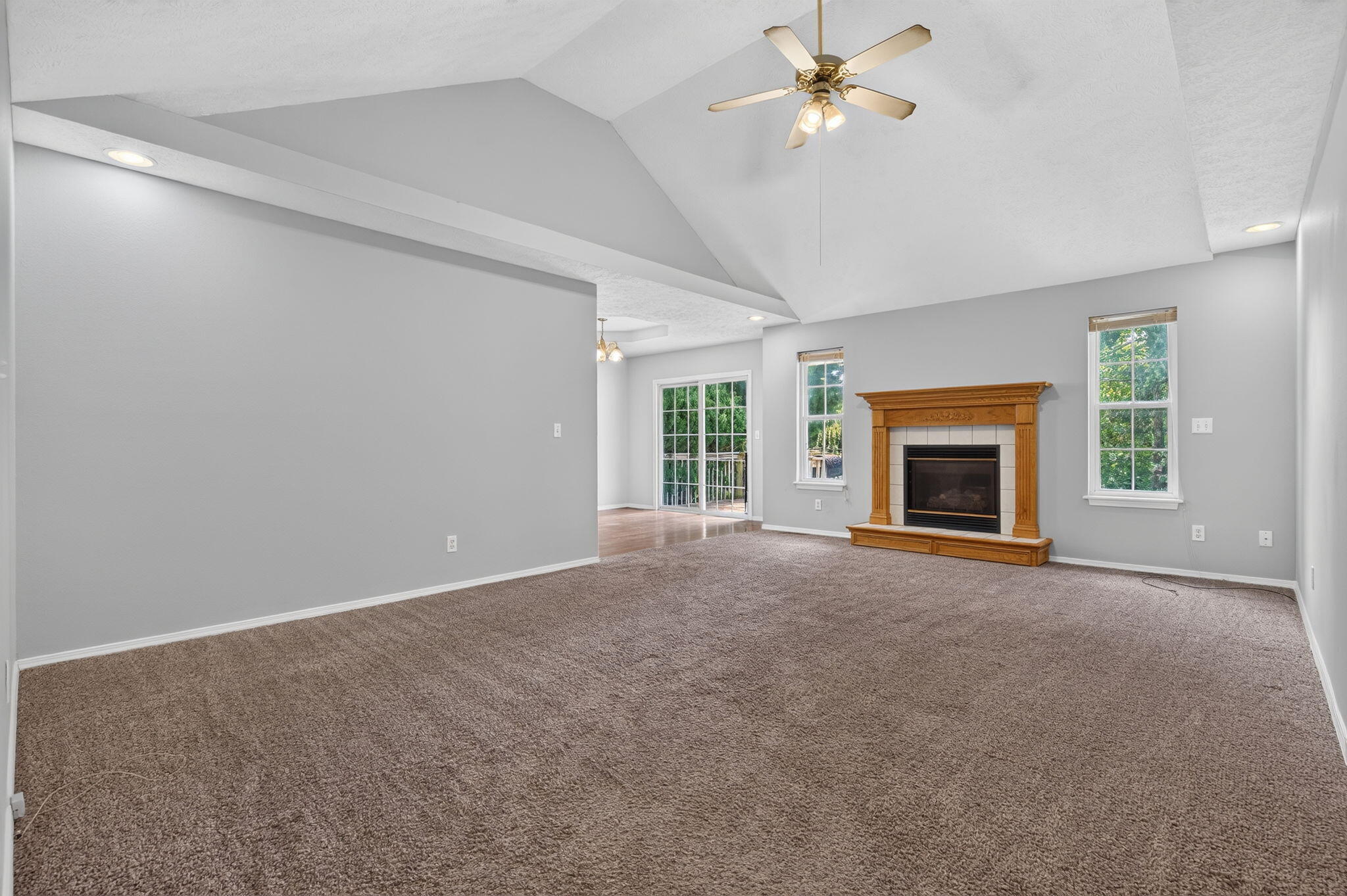 1006 West Cobblefield Way Property Photo 3