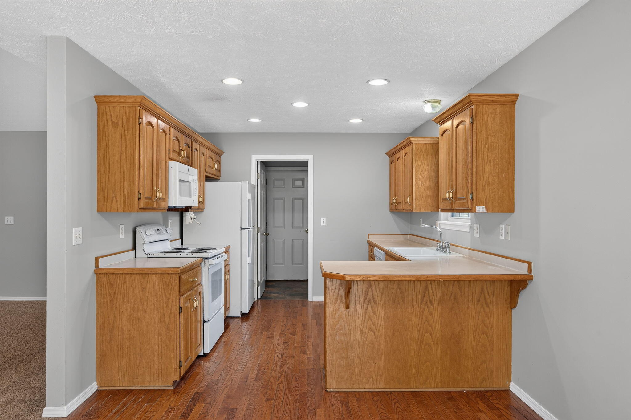 1006 West Cobblefield Way Property Photo 8