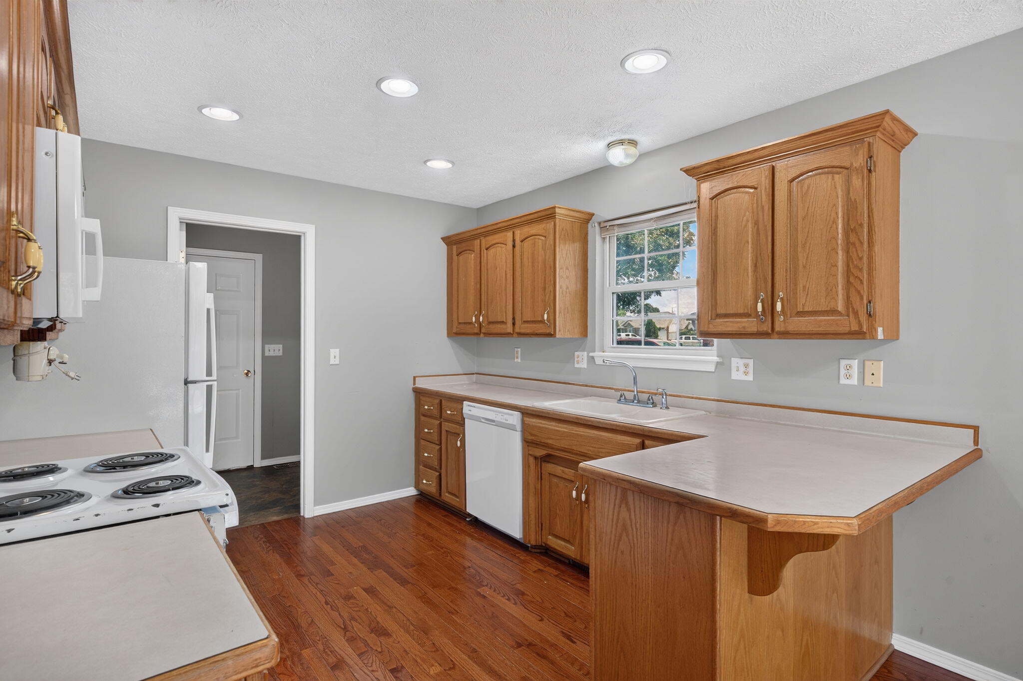 1006 West Cobblefield Way Property Photo 9