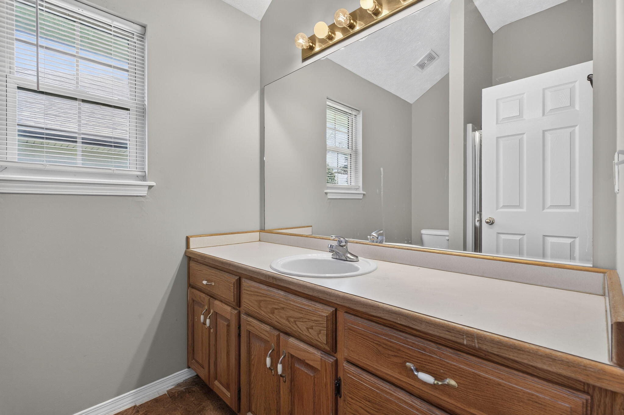 1006 West Cobblefield Way Property Photo 14