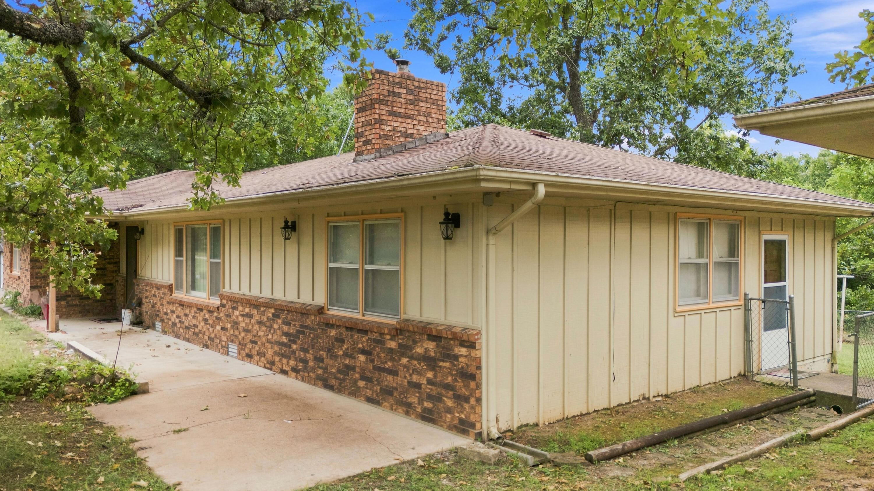 1044 State Highway T Property Photo 3