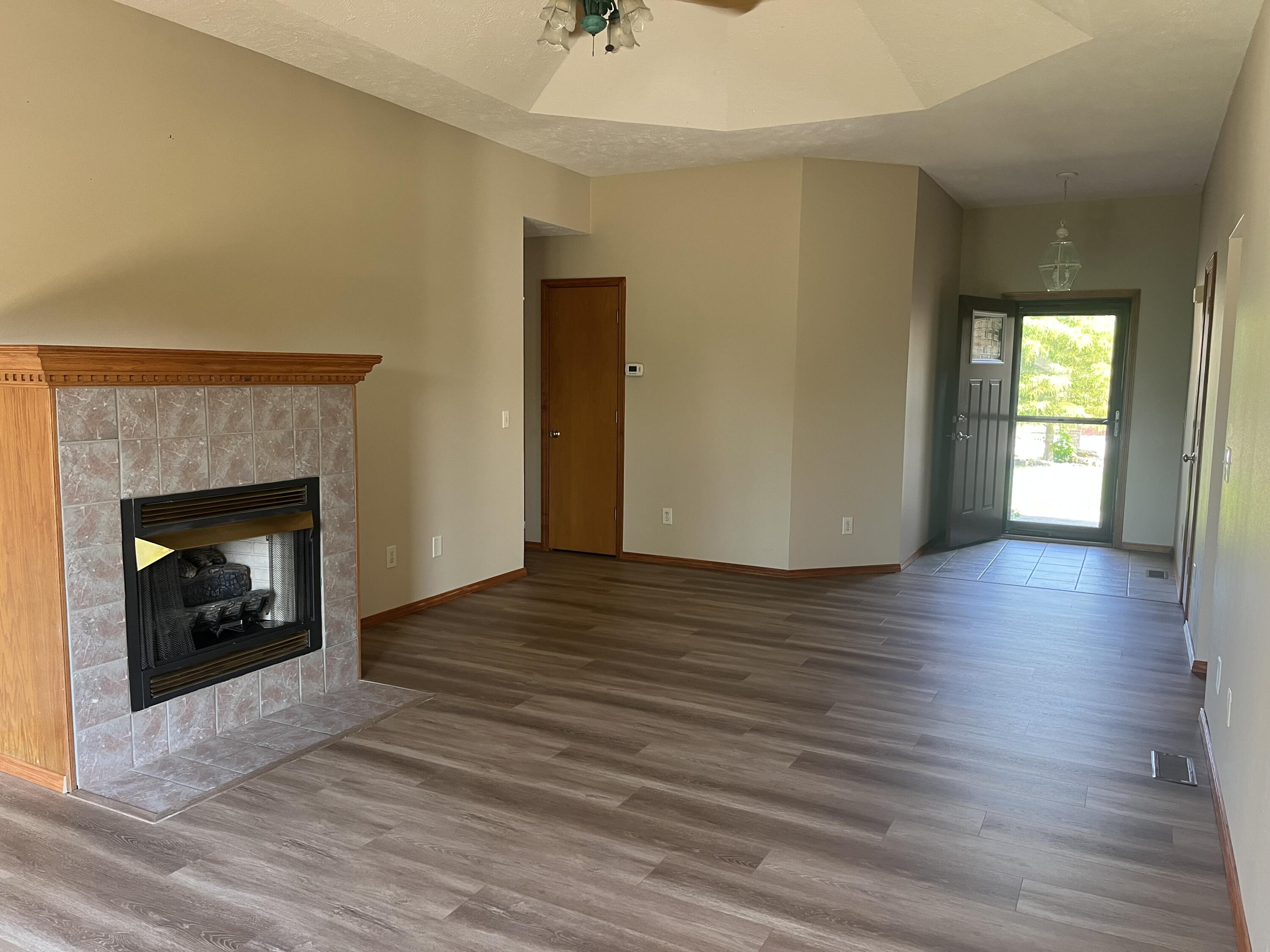 4362 West 2nd Street Property Photo 5