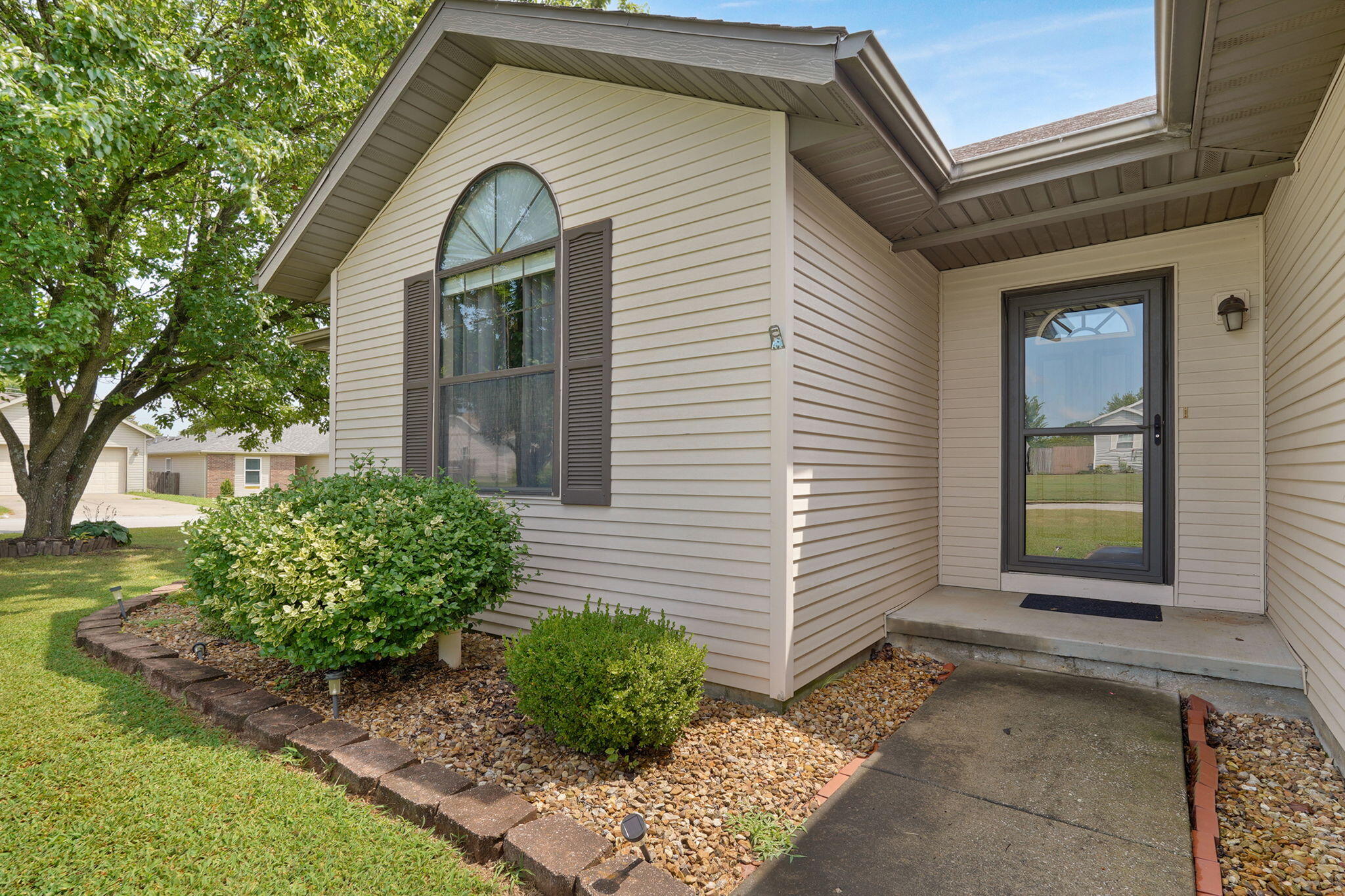 826 South Chinkapin Avenue Property Photo 3