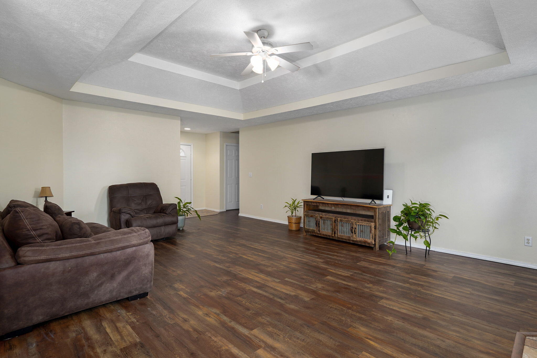 826 South Chinkapin Avenue Property Photo 7