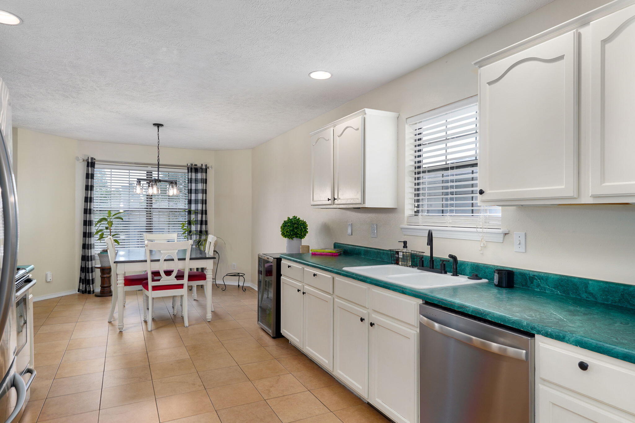 826 South Chinkapin Avenue Property Photo 8
