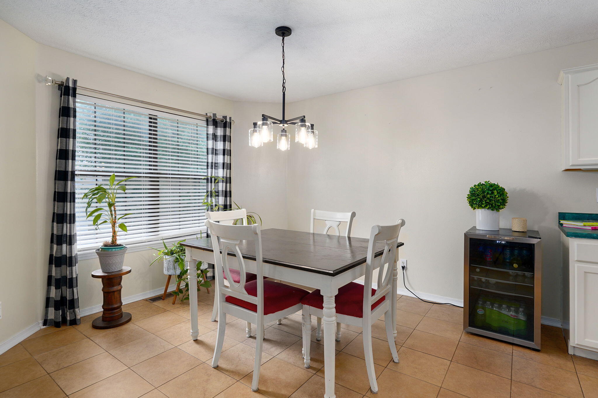 826 South Chinkapin Avenue Property Photo 11