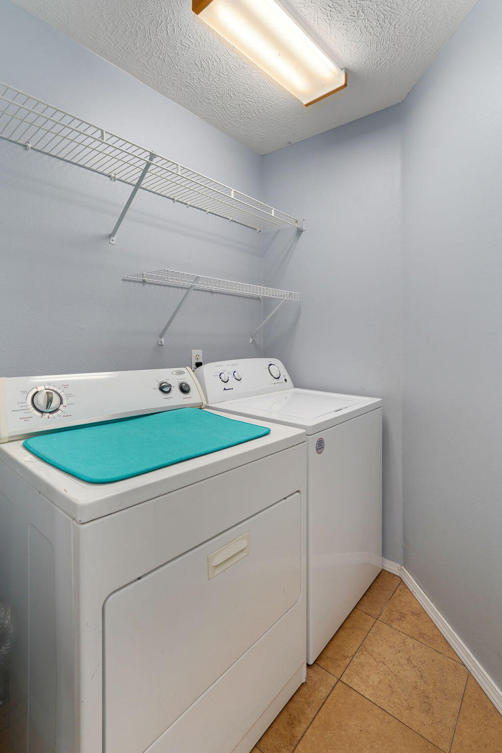 826 South Chinkapin Avenue Property Photo 13