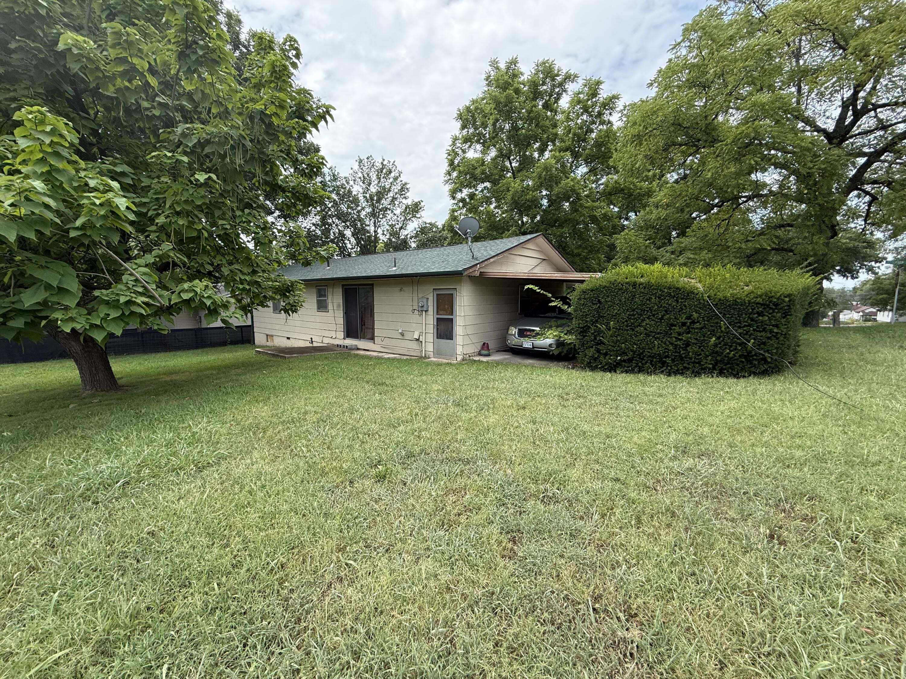1010 Jefferson Avenue Property Photo 4