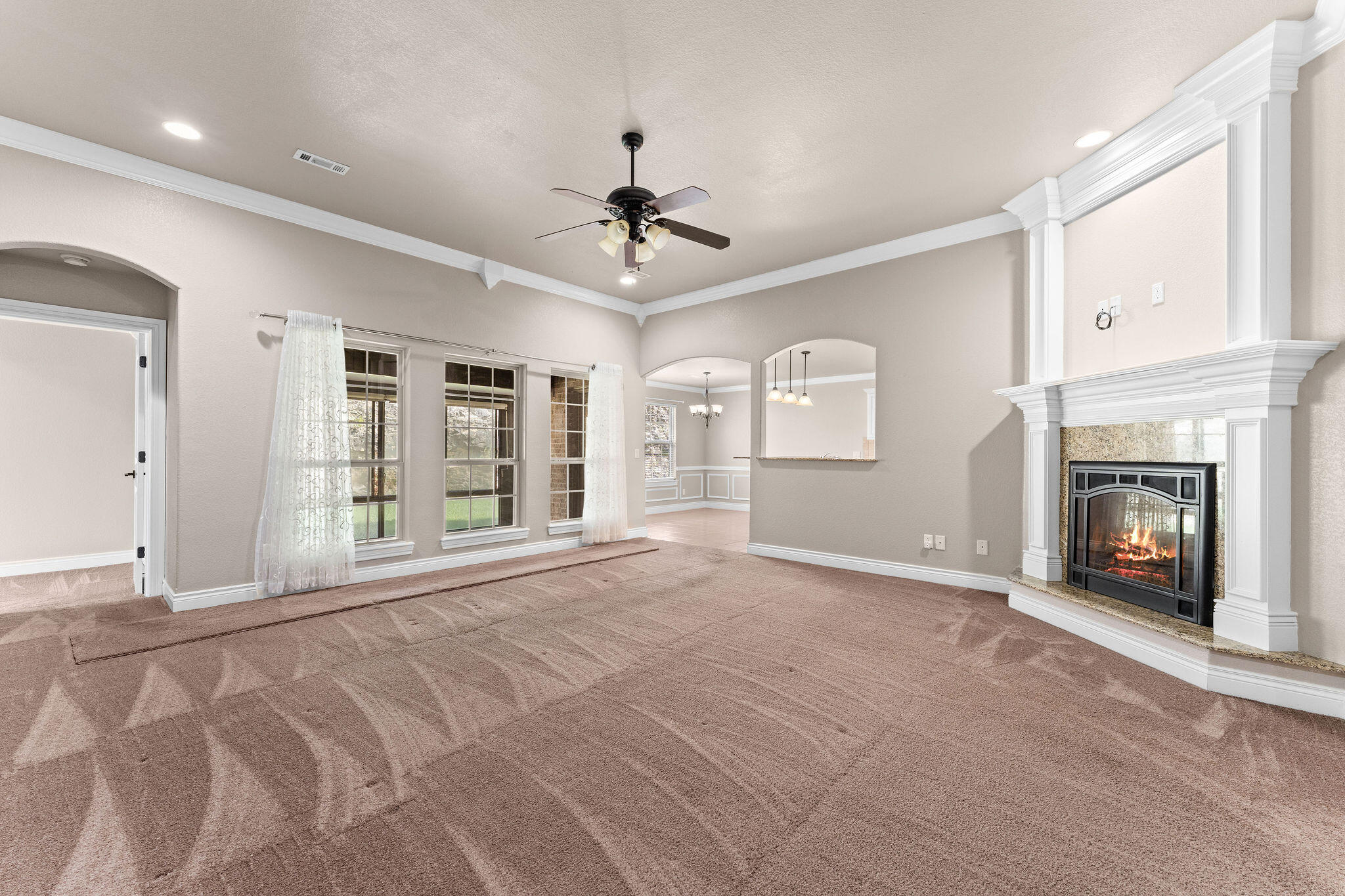 180 Stoney Pointe Drive Property Photo 4